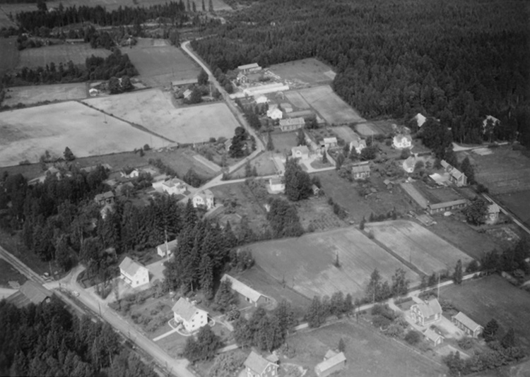 Flygfoto över Kvistbro stationssamhälle.