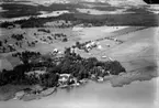 Flygfoto över Ekeberg, bostadshus och byggnader.