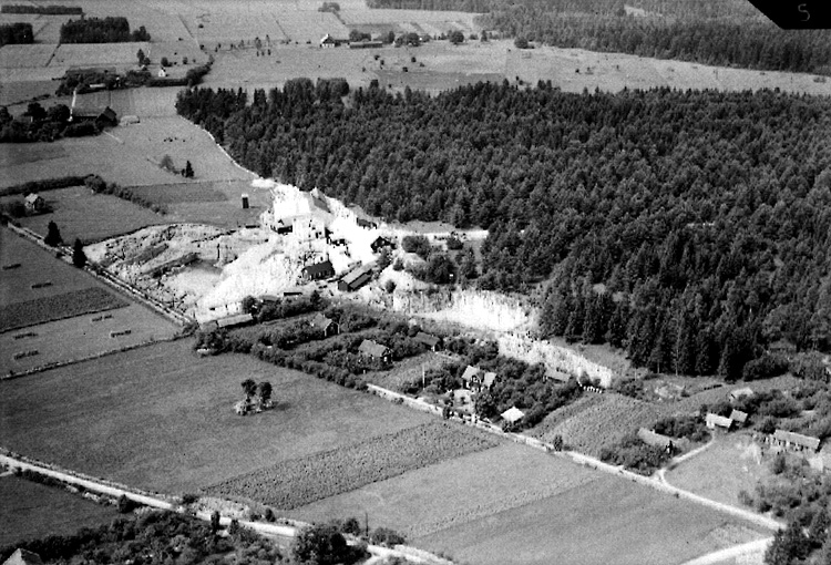 Flygfoto över Berga mekaniska sten- och bildhuggeri.