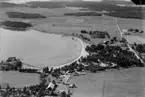 Flygfoto över Hargebaden, Hammar.
Bilden tagen för vykort.
Förlag: A. Carlsson, Hammar.