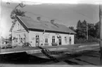 Ervalla järnvägsstation.
Bilden tagen för vykort.
Förlag: Mary Lundbergs kiosk.