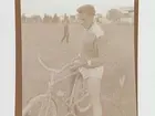 Friidrott, Eyravallen 1946. Henry Eriksson med cykel.