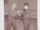 Boxning; Idrottshuset 1948. Artur Koch tränar Rolf Svanberg, BK Kelly.