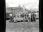 ÖSK utanför flygplatsen, Gustavsviks flygfält.