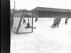 Bandy, Eyravallen.
ÖSK-Råsunda 10-1.
ÖSK-mål.