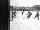 Bandy, Eyravallen.
ÖSK-Råsunda. Situationsbilder.