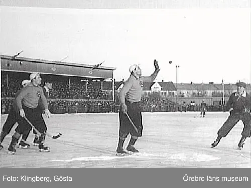 Bandymatch på Eyravallen.