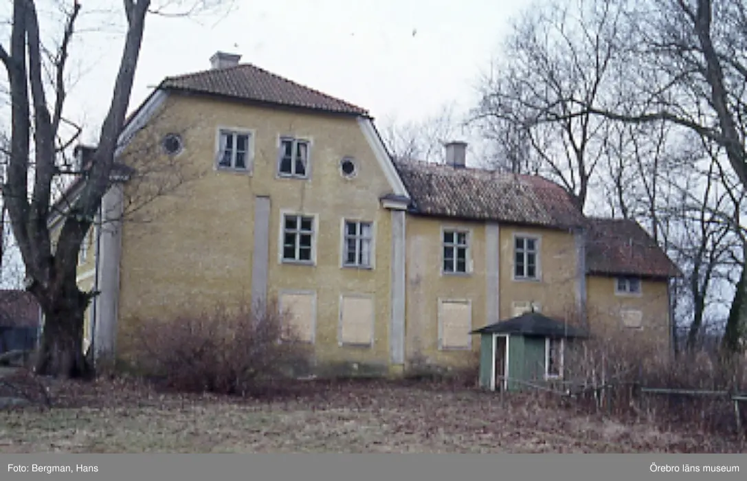 Bilder tagna i samband med renovering av Ånsta gård som utfört av J Jansson.