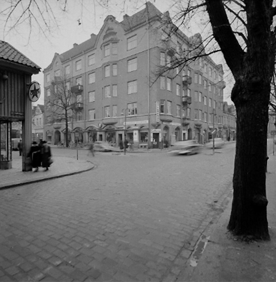 Bostadshus. 
Sedell - Gullberg (beställare ?).
Kungsgatan 2 -Engelbrektsgatan.