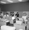 Västra Yrkesskolan, maskinskrivning, interiör, grupp.