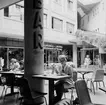 Albergo Hotell och Ristorante Al Piano, grupp vid bordet.
Lugano, Italien.