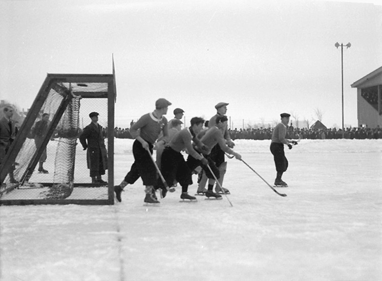 Bandymatch, landskampen Sverige-Norge på Eyravallen.