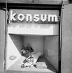 Konsum, exteriör, skyltfönster.
Beställare: Viberg.