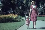 Promenad i Centralparken, 2 augusti 1945. Marianna Borg 1 år.