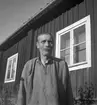 Skyllberg. Bostadshus, en man.
G.V. Brattström.
4 september 1945