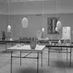 Örebro läns museum, utställningen Glas och textil, Orrefors, Sofia Widén och Alice Lund.
9-20 oktober 1954.