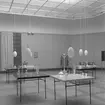 Örebro läns museum, utställningen Glas och textil, Orrefors, Sofia Widén och Alice Lund.
9-20 oktober 1954.