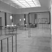 Örebro läns museum, utställningen Glas och textil, Orrefors, Sofia Widén och Alice Lund.
9-20 oktober 1954.