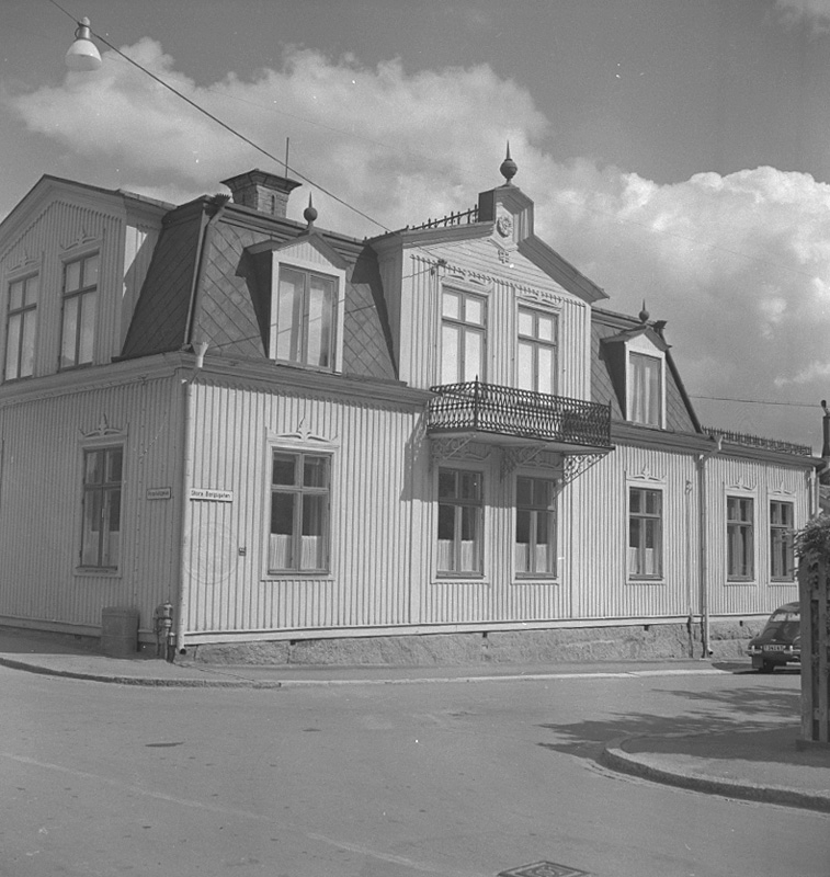 Bostadshus. St. Bergsgatan 32, Askersund.
juli-december 1956.