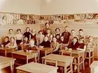 Almby Östra skola, klassrumsinteriör, 21 skolbarn med lärarinna fru Ingeborg Tedner, klass 2av, sal 6.