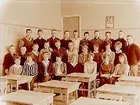 Vasaskolan, klassrumsinteriör, klass 7Al.
27 skolbarn med lärare Lennart Noréen.