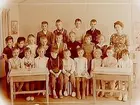 Lillåstrandskolan, klassrumsinteriör, klass 1e, sal 11.
21 skolbarn och lärarinna fröken Ulla-Britt Persson.