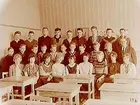 Vasaskolan, klassrumsinteriör, klass 7Ak, sal 24.
28 skolbarn med lärare Arne Nihlmar.