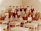 Vasaskolan, klassrumsinteriör, klass 8B, Metallavdelningen, sal 22.
23 pojkar med lärare Arne Nihlmar.