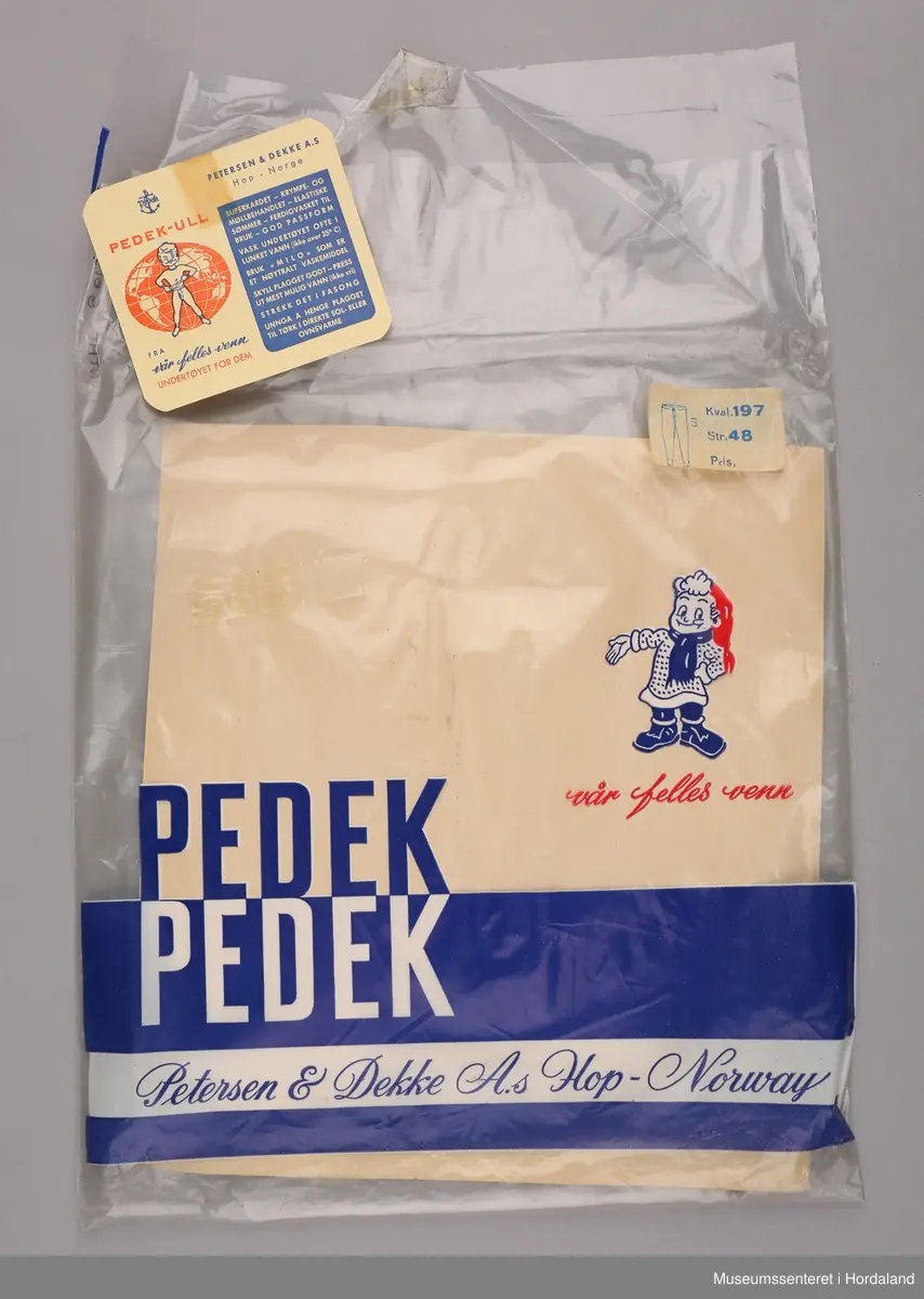 Benklær, lange underbukser med knapper i gylf.