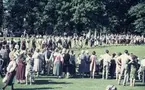 Folkdans och spelmansstämma i Örebro 16-19 juli 1965 i samband med Örebros 700 årsjubileum.
Massuppvisning i Stadsparken.
