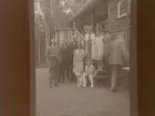 Tio personer och en hund. 24/8 1927