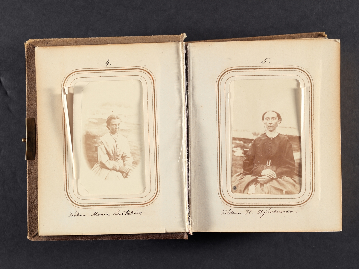 Fotoalbum med porträtt tagna under von Dübens expedition till Lappland, 1868.