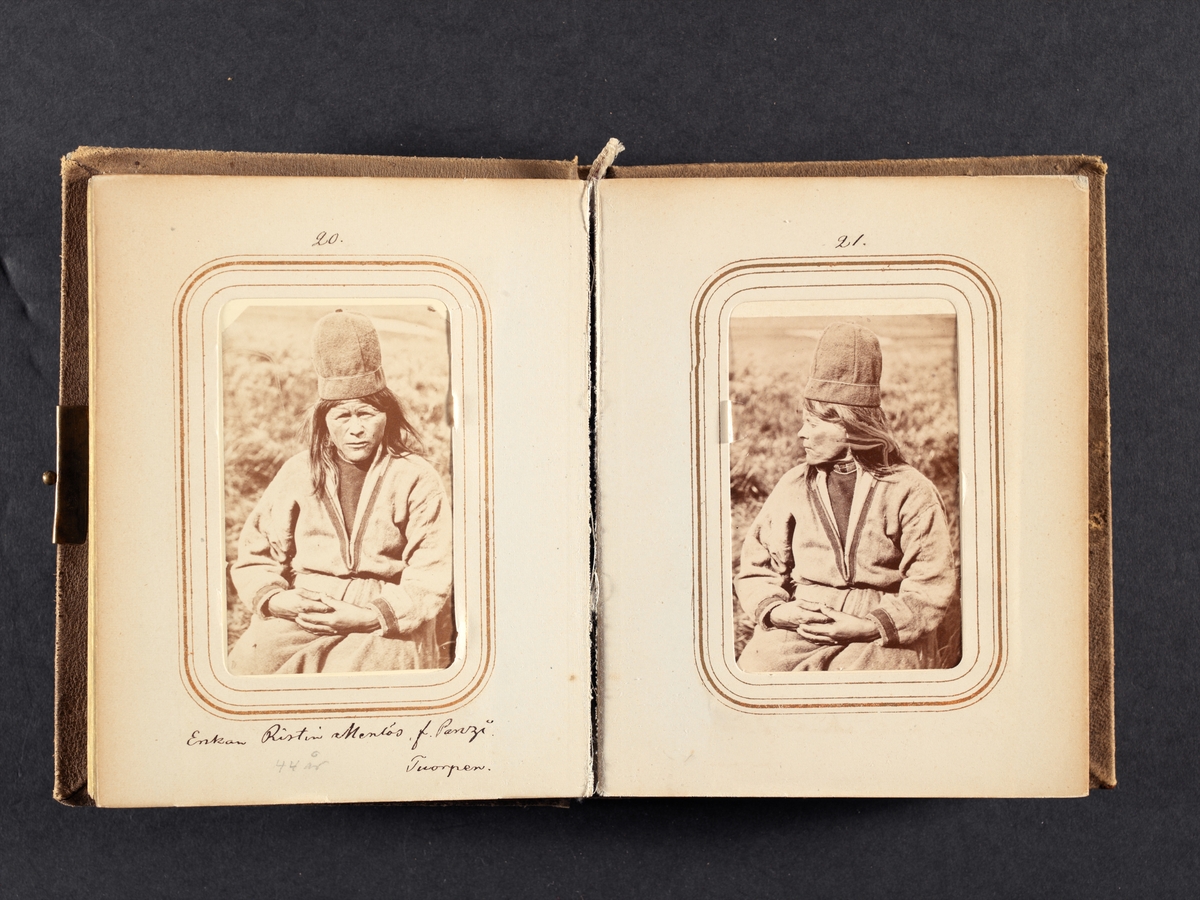 Fotoalbum med porträtt tagna under von Dübens expedition till Lappland, 1868.