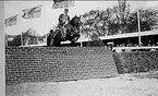 Kavalleriskolan 1908-09 samt tävlingar 1911-14.   
Tävlingar i Malmö maj 1913. Carl Bonde.