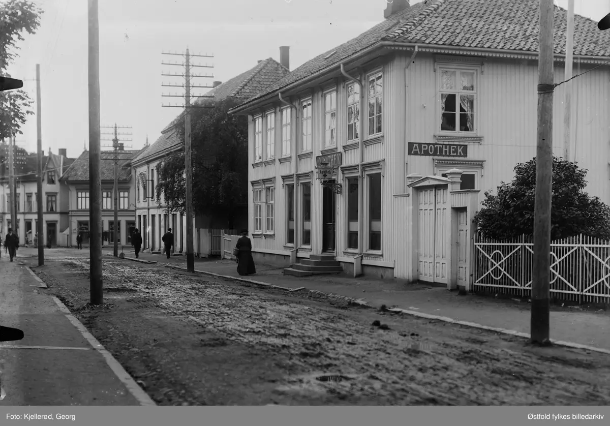 Ukjent gateparti fra Sandefjord 1909.