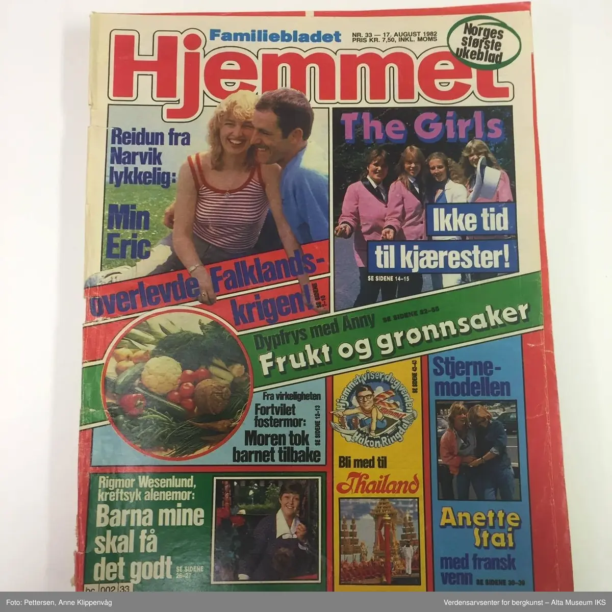 11 ukeblader i vanlig ukebladformat. Fargesider.