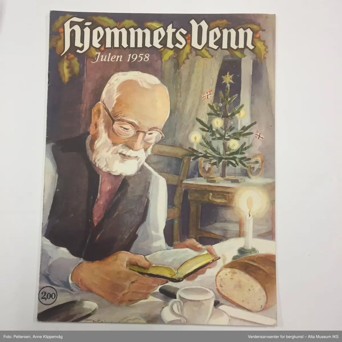 Form: Varierende firkantede formater.

 A) "Evangelisten" Julenummer 1958, 
B) "Høstblomsten" Julen 1950, 
C) "Sambaandet" 1953 og 1957,
D) "Hjemmets Venn" Julen 1958, 
E) "Bonde og småbruker" Julen 1958, 
F) "Dag over Norge" Julenummer 1945 (2 ex), 
G) "Krigsropet" Julen 1952, 
H) "Kristen ungdom" Julen 1953,
 I) "Kooperatøren" Julenummer 1955, 
J) "Samenes venn" Juleboken 1947 (bare omslag), 1958 og 1959, K) "K.F.U.K. speidernes blads julenummer" 1947, L) "Glade Jul" 1959 (utg.: Det Norske Misjonsselskap), M) "Barnas Søndagsblad" Julen 1958, N) "Barnehelg" Julen 1951, 1952, 1953, 1958, O) hefte uten omslag (utg.: Den norske sjømannsmisjon) >1951