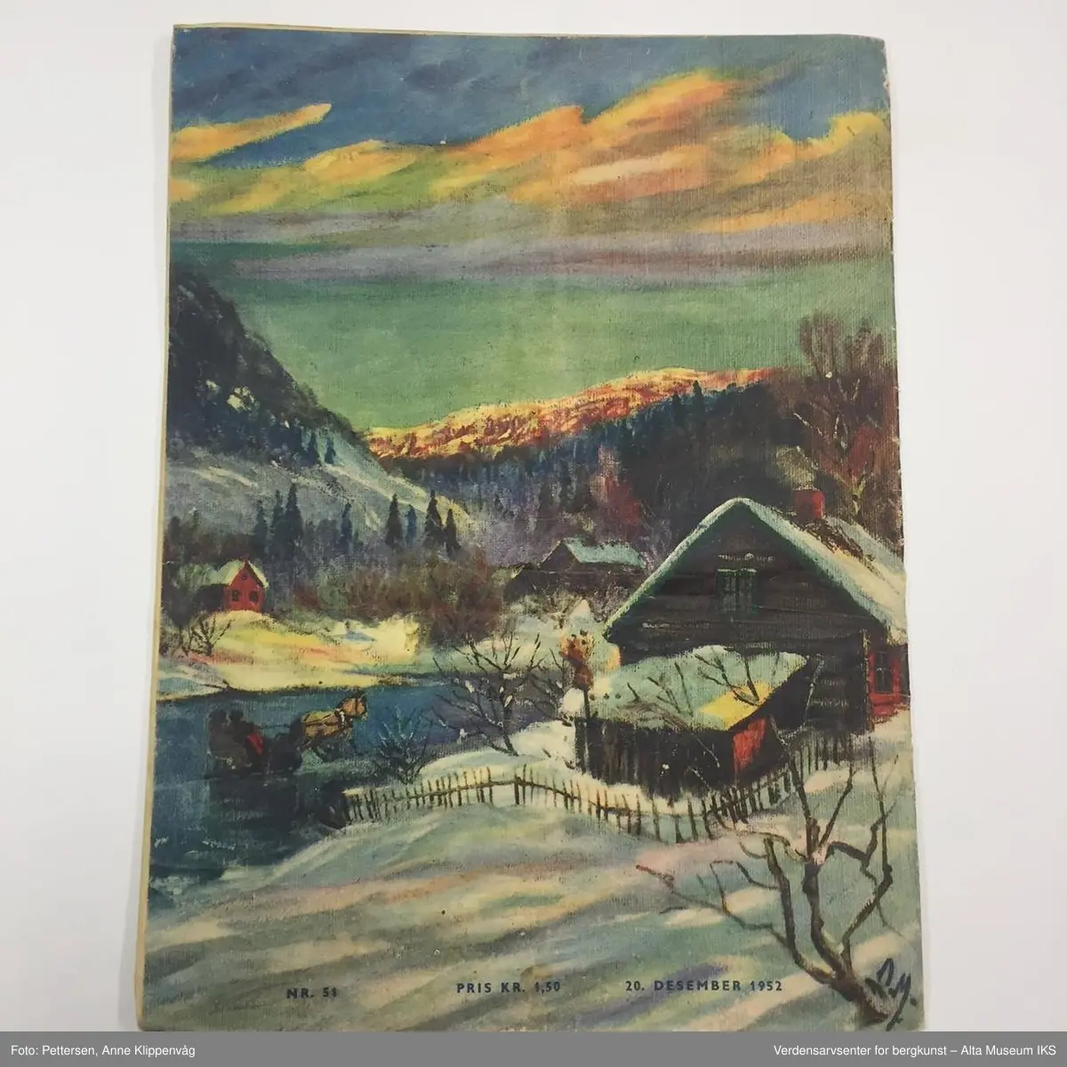 Form: Varierende firkantede formater.

 A) "Evangelisten" Julenummer 1958, 
B) "Høstblomsten" Julen 1950, 
C) "Sambaandet" 1953 og 1957,
D) "Hjemmets Venn" Julen 1958, 
E) "Bonde og småbruker" Julen 1958, 
F) "Dag over Norge" Julenummer 1945 (2 ex), 
G) "Krigsropet" Julen 1952, 
H) "Kristen ungdom" Julen 1953,
 I) "Kooperatøren" Julenummer 1955, 
J) "Samenes venn" Juleboken 1947 (bare omslag), 1958 og 1959, K) "K.F.U.K. speidernes blads julenummer" 1947, L) "Glade Jul" 1959 (utg.: Det Norske Misjonsselskap), M) "Barnas Søndagsblad" Julen 1958, N) "Barnehelg" Julen 1951, 1952, 1953, 1958, O) hefte uten omslag (utg.: Den norske sjømannsmisjon) >1951
