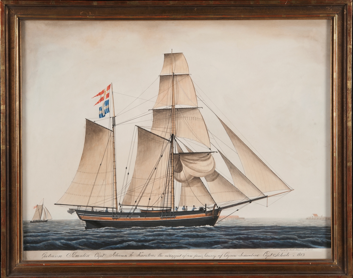 "Galeasen Amalia Capt:n. Johann Fr. Karstens blev udkappet af den fiendl. Convoy af Capern Samueline Capt.Schals á 1813". Fartyget ligger för styrbords halsar, visande lovarts sida, förande alla segel. Focken uppgigad. På mesantoppen, dansk tvåtungad flagga samt svensk handelsflagga.