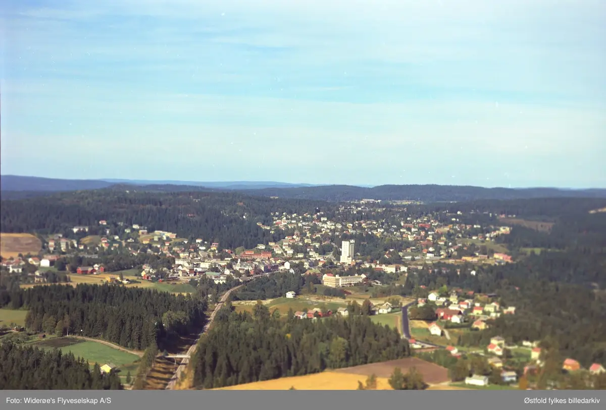 Skråfoto av Mysen i Eidsberg 22. september 1966. SPEILVENDT!