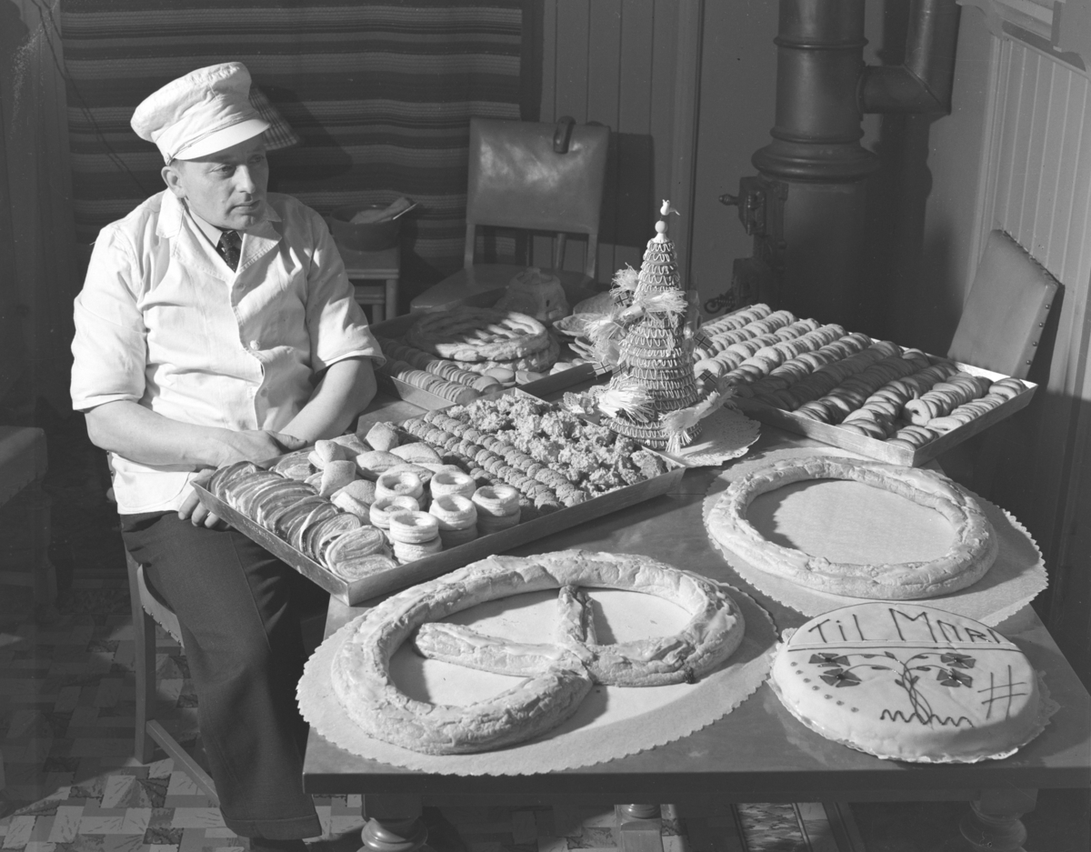 Hamar, Grønnegata 34, baker og konditor Hroar Nordstrøm, kaker, småkaker, kranskake, kringle, bløtkake, håndverksbedrift.