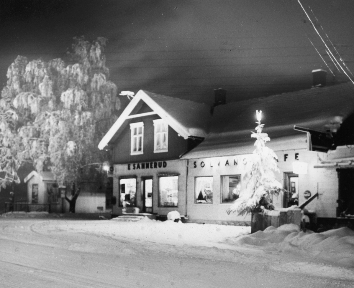 E. Sannerud butikken, Solvang Kafe, eksteriør, Furnesvegen, Hamar, vinter.