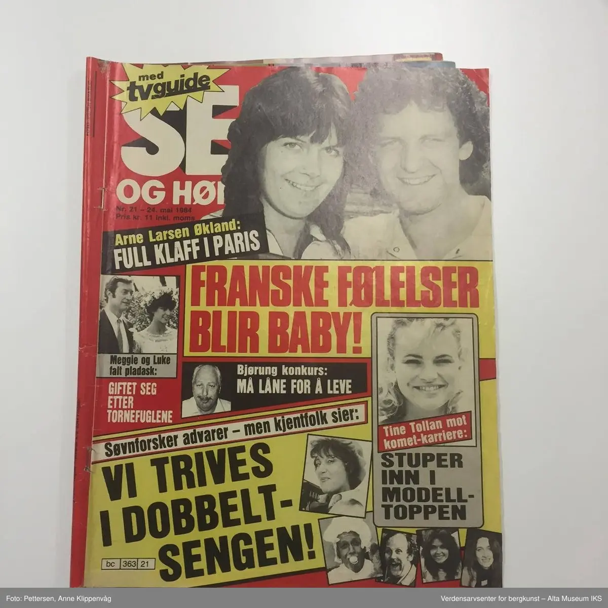 Omfatter: Norsk ukeblad nr.37/1972, Hjemmet nr.36/1972, Illustrert nr.14/1962, Fredhöis Skib o hoi nr.5/1959, Kvinner og klær nr.30/1954, Alle kvinners blad nr.42/1954, nr.46/1955, nr.36/1972, nr.37/1972, Se og hør nr.21/1984, Romantikk julenr.1970 og 1971, Barnehelg julen 1959, Lys - det illustrerte morsdagshefte 1960, Finnmark Dagblad 9/8 1976, 1/3 1979
