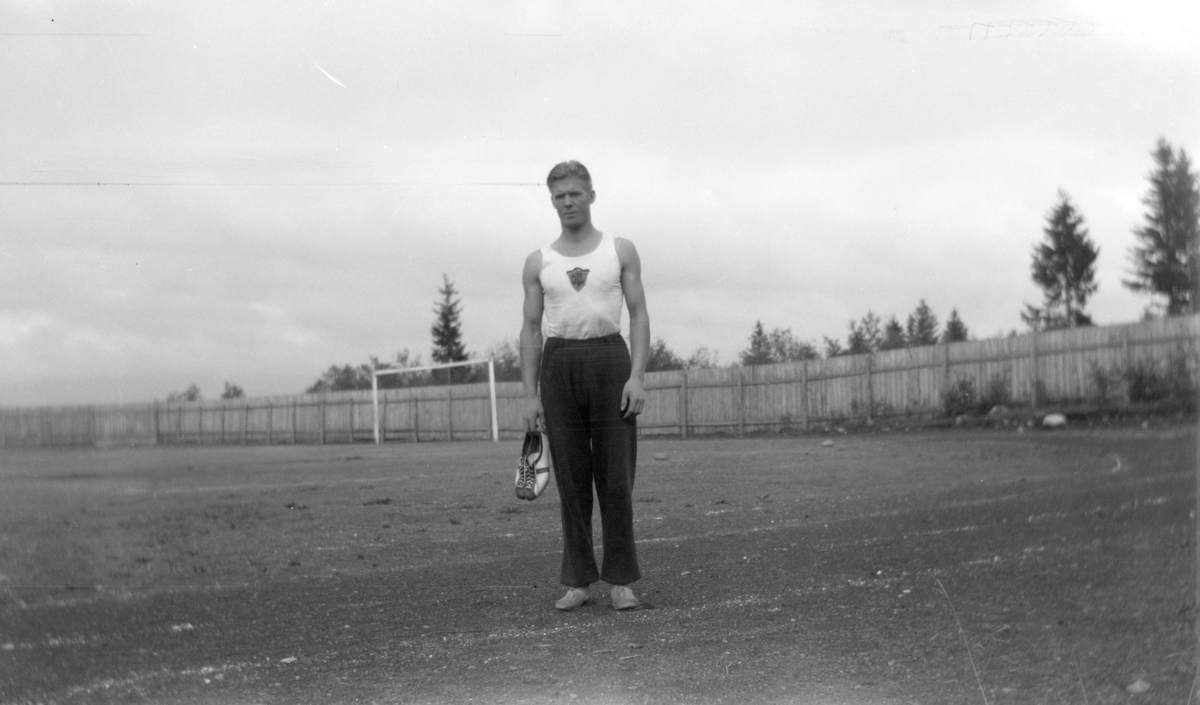 Tormod Johnstad, Ottestad IL, Ottestadbana, friidrett.