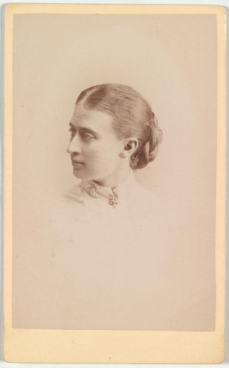 Portrett av Hanna Wetlesen.
