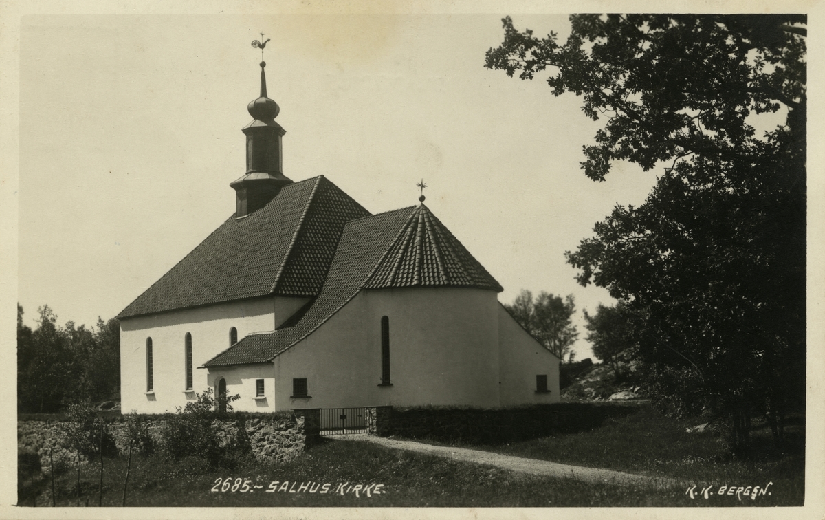 Postkort av Salhus kirke.