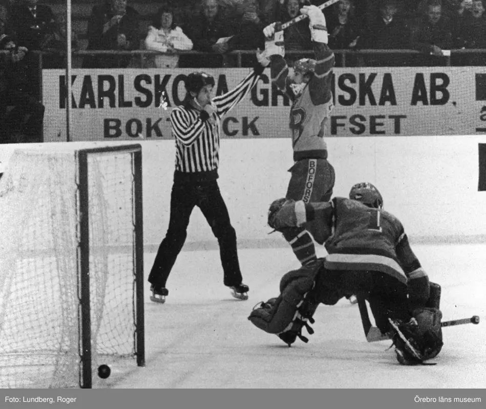 Jan-Carlo Bodini, fotboll, ishockey.
(Immetorp KB, Karlskoga)
Ishockeymatch, KB Strömsbro.