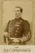 Porträtt av Johan Gustaf Carl Bergenstråhle, officer vid Andra livgardet I 2.
Se även bild AMA.0009498.