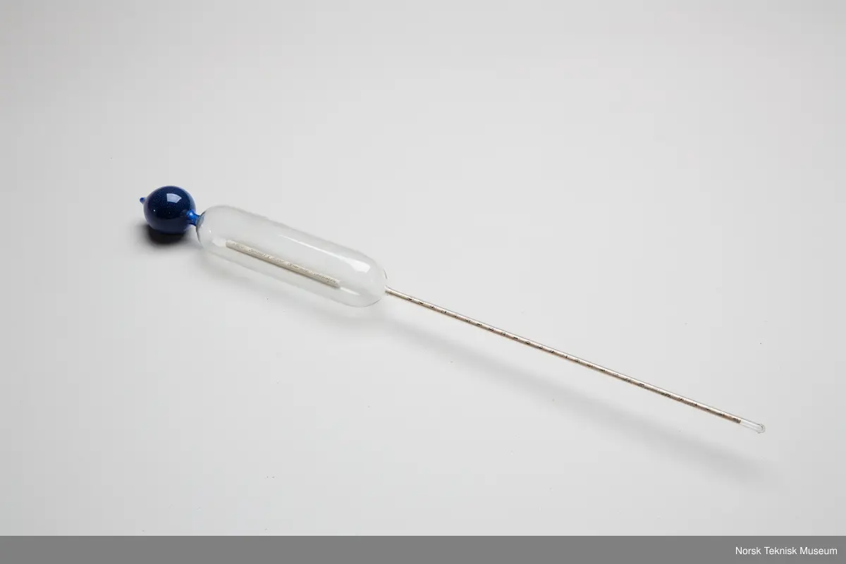 Obs.  Inneholder kvikksølv