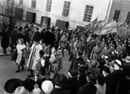 Barnens dag - parad med byggmästaren Anders Diös i täten, Uppsala 1937